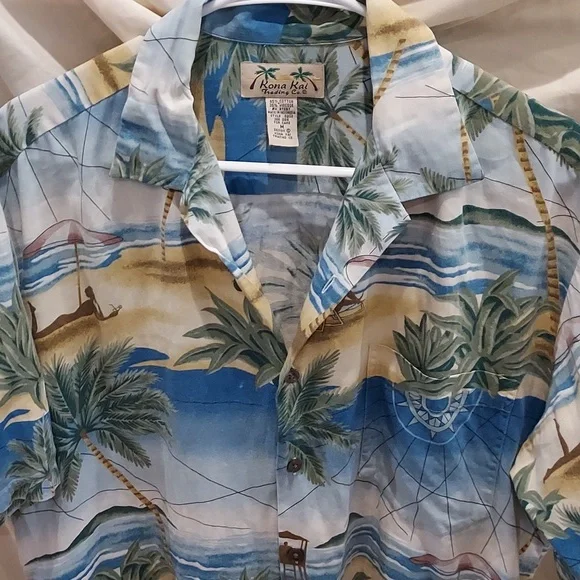 *Men's Kona Kai Hawaiian Print Beach Scene Cotton Blend Camp Shirt Size Medium - Picture 1 of 9